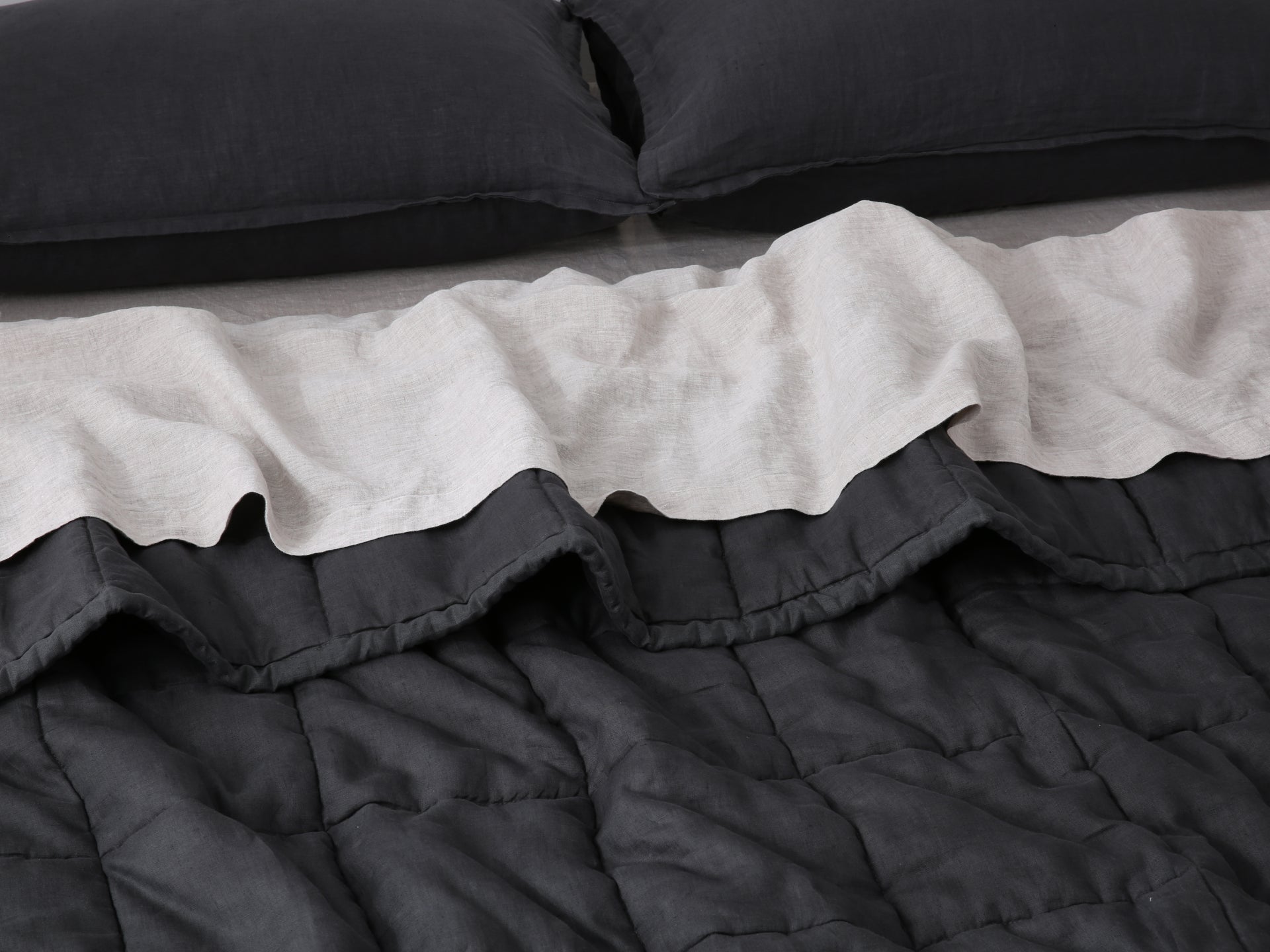 Quilted Linen Blanket - Charcoal