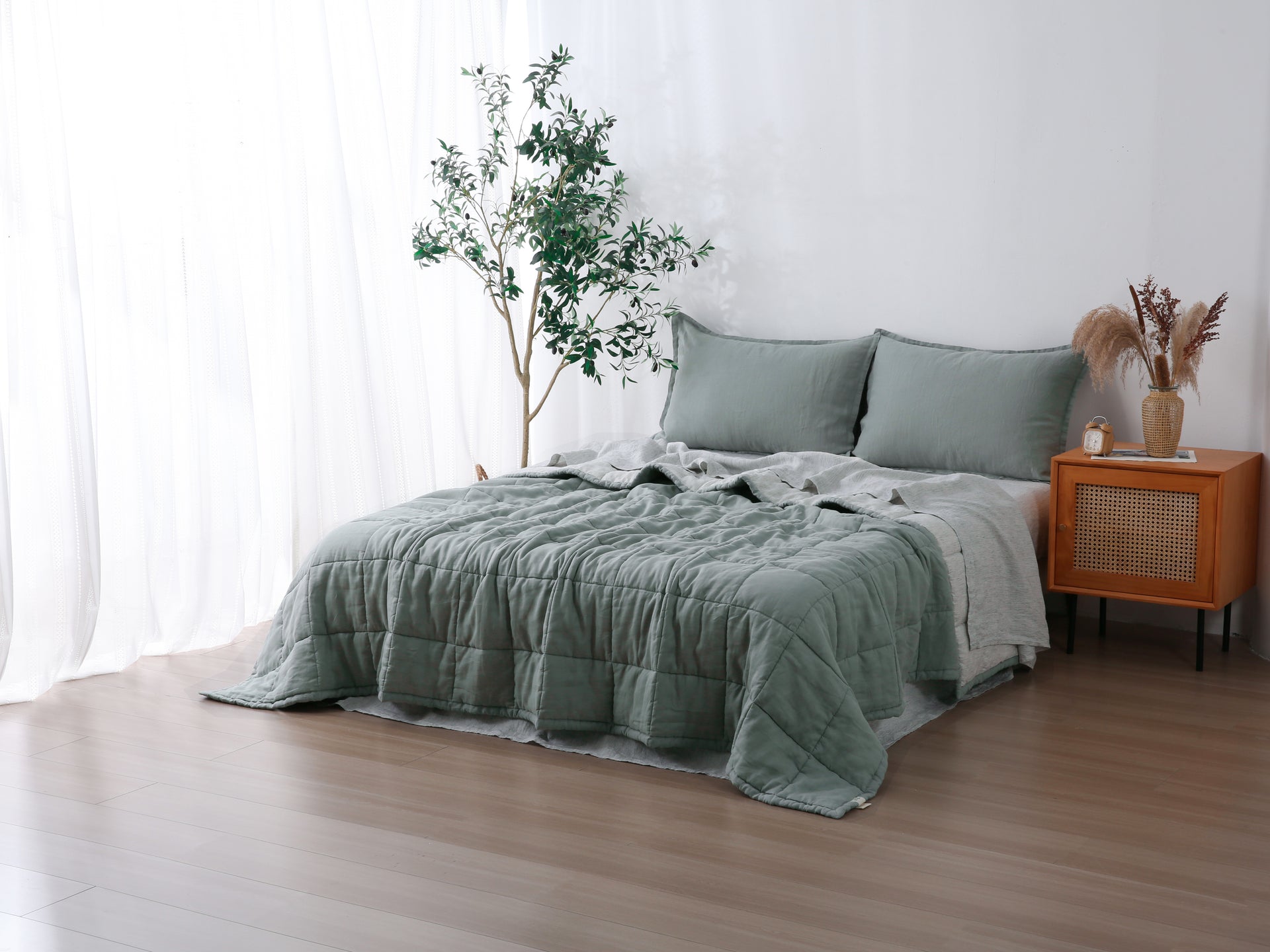 Quilted Linen Blanket - Sage + Pinstripe