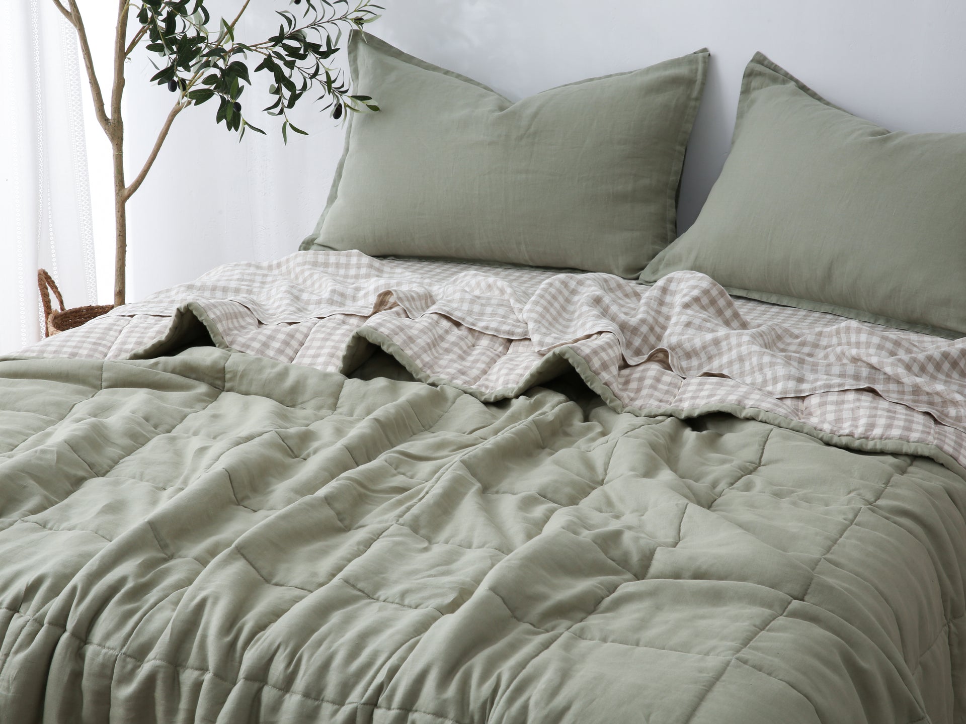 Quilted Linen Blanket - Fern + Beige Gingham