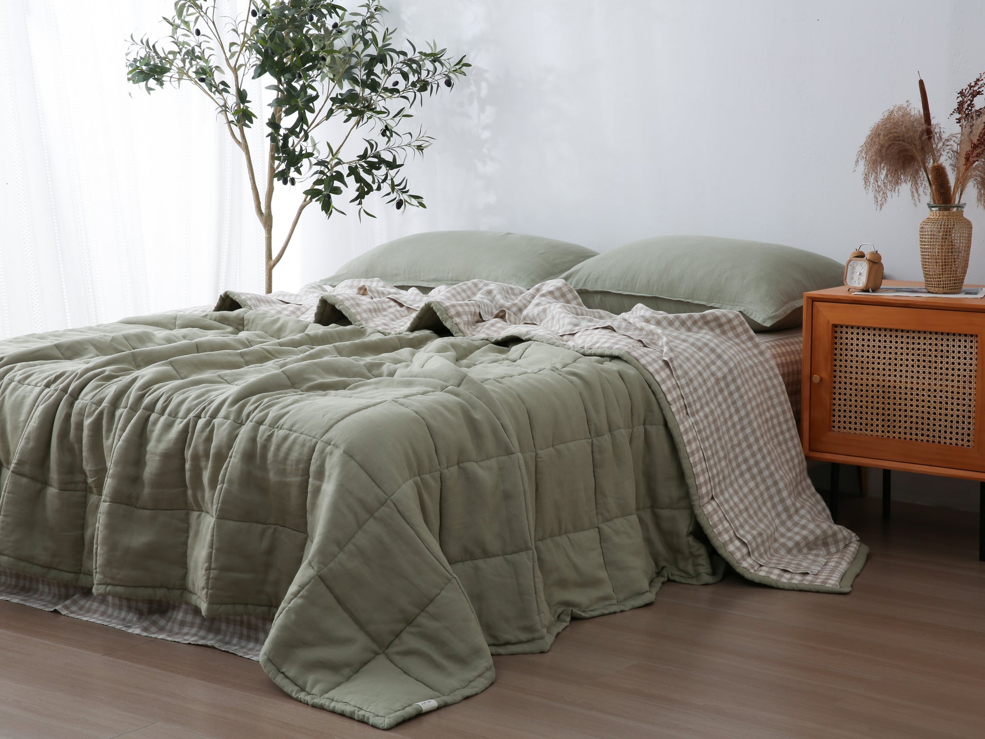 Quilted Linen Blanket - Fern + Beige Gingham