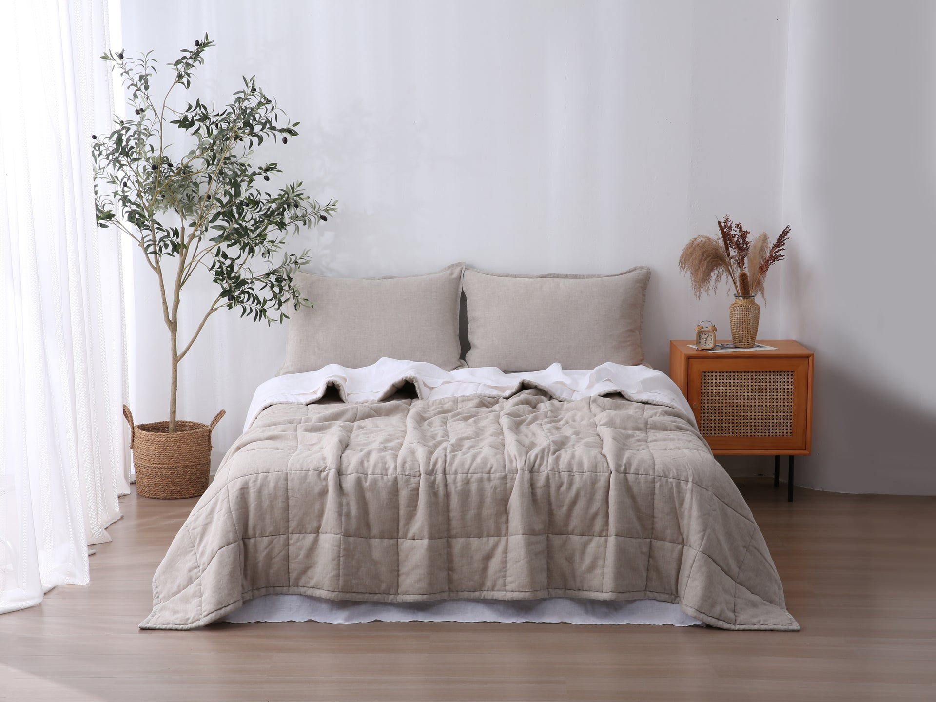 Quilted Linen Blanket - Sand + Snow