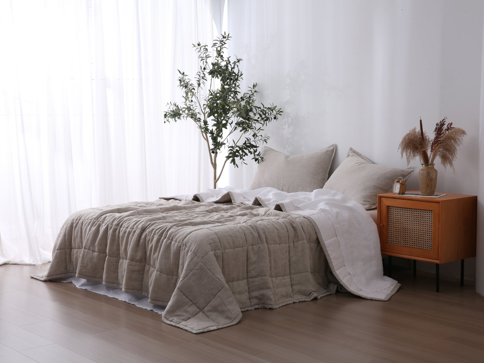 Quilted Linen Blanket - Sand + Snow