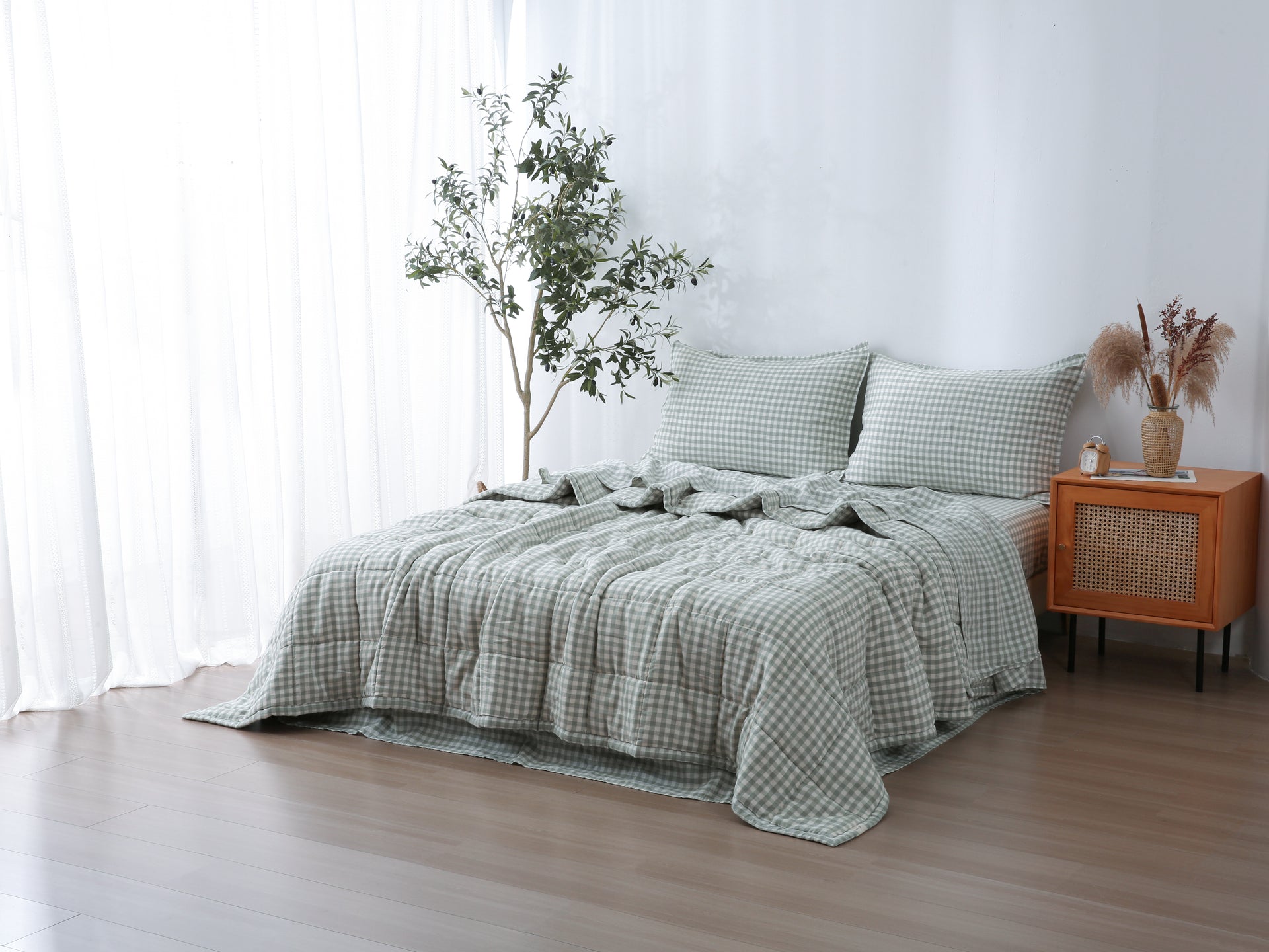 Quilted Linen Blanket - Sage Gingham