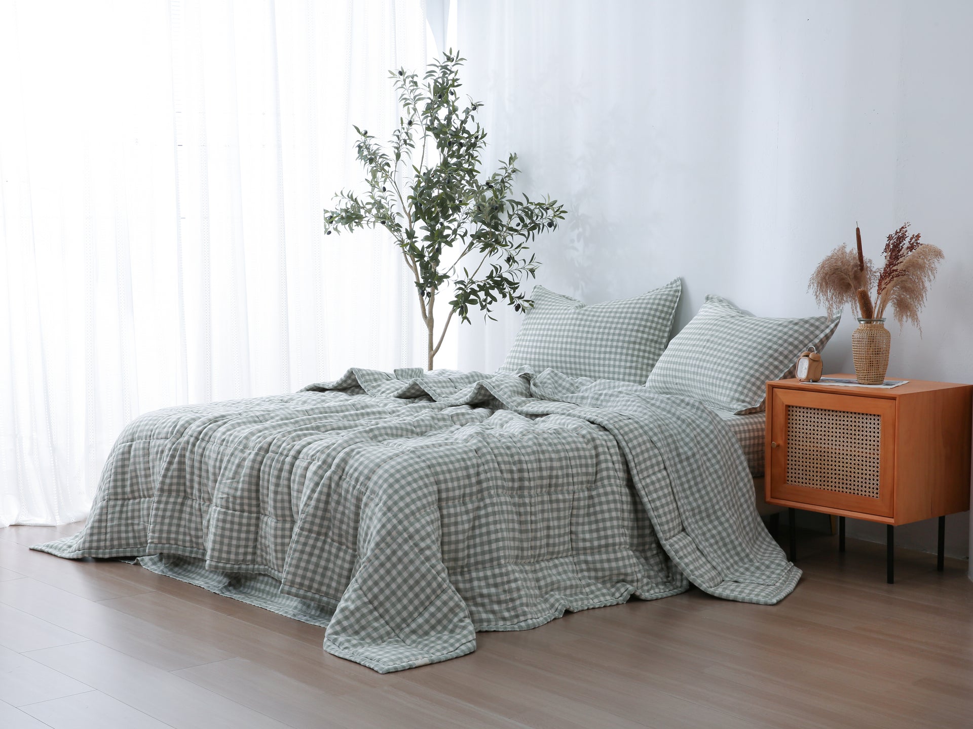 Quilted Linen Blanket - Sage Gingham