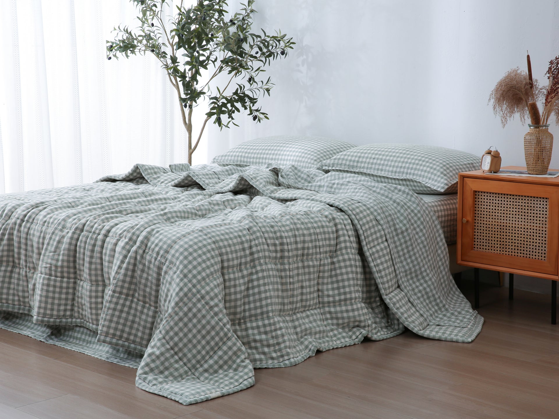 Quilted Linen Blanket - Sage Gingham