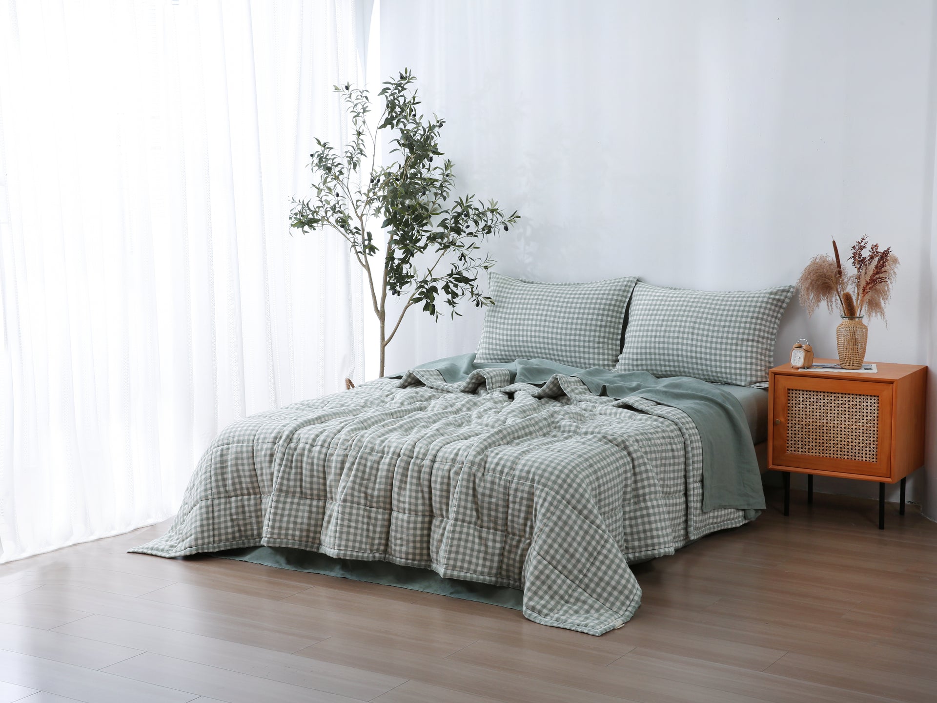 Quilted Linen Blanket - Sage Gingham