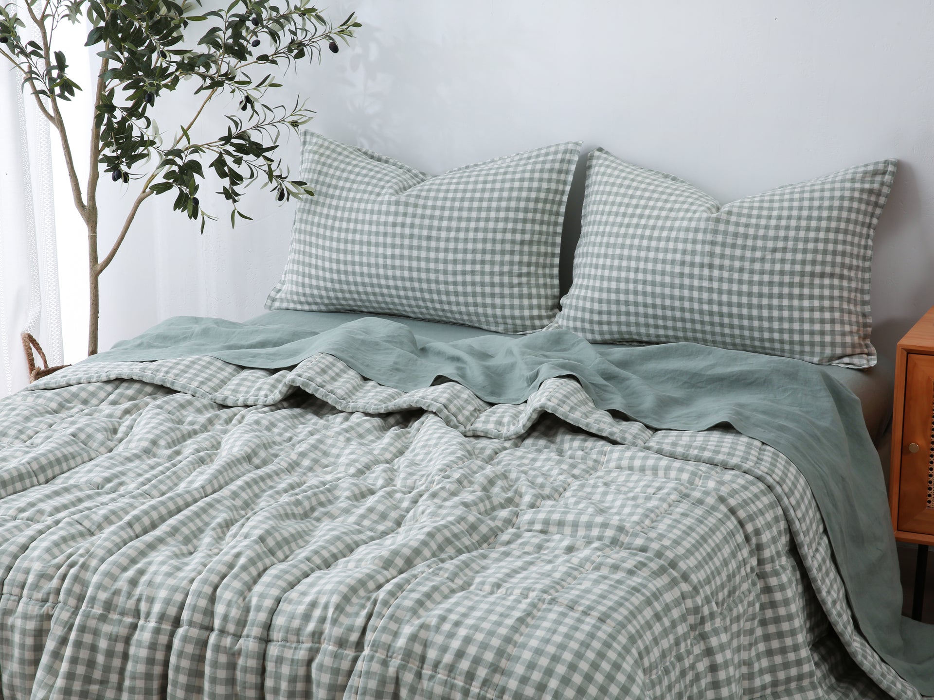 Quilted Linen Blanket - Sage Gingham