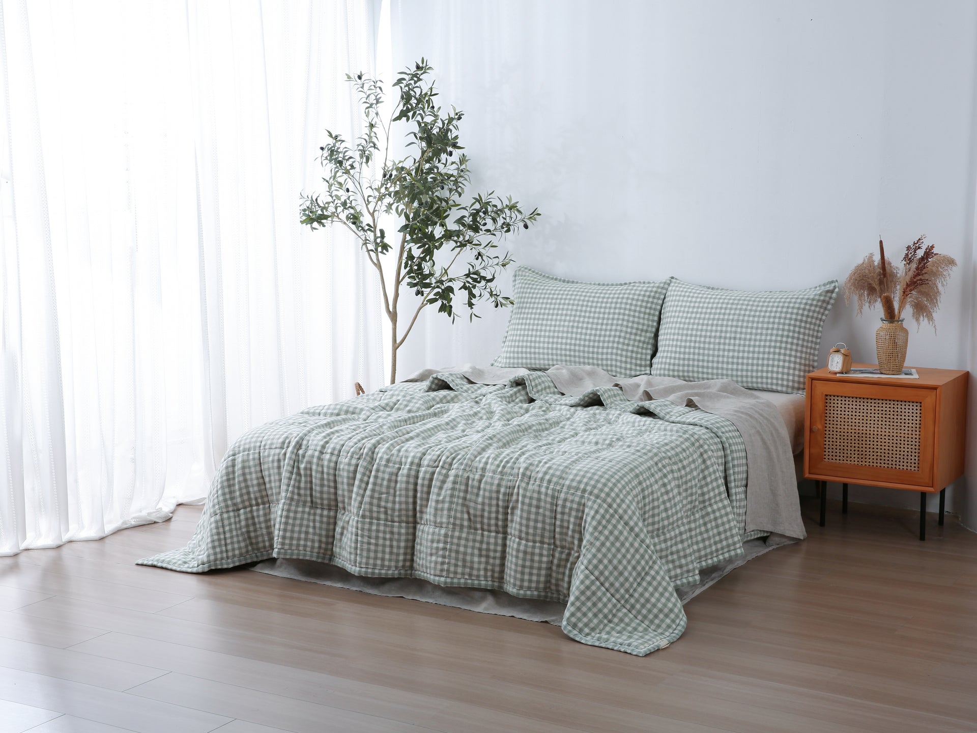 Quilted Linen Blanket - Sage Gingham
