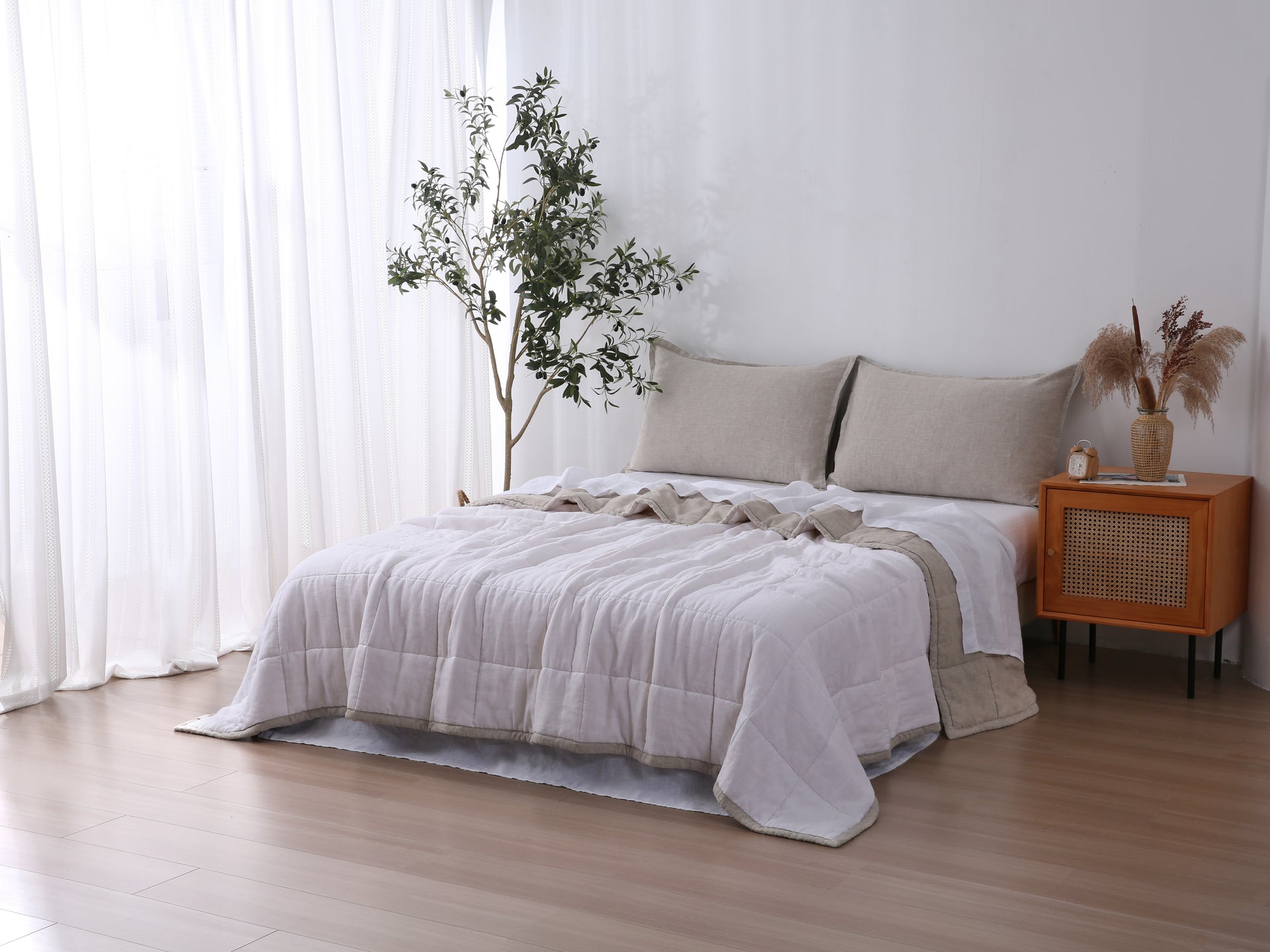 Quilted Linen Blanket - Sand + Snow