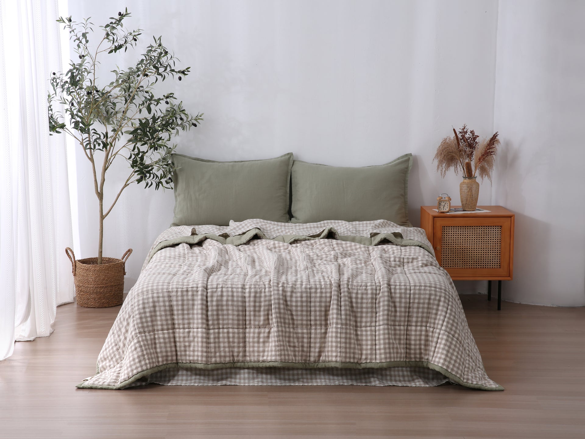 Quilted Linen Blanket - Fern + Beige Gingham