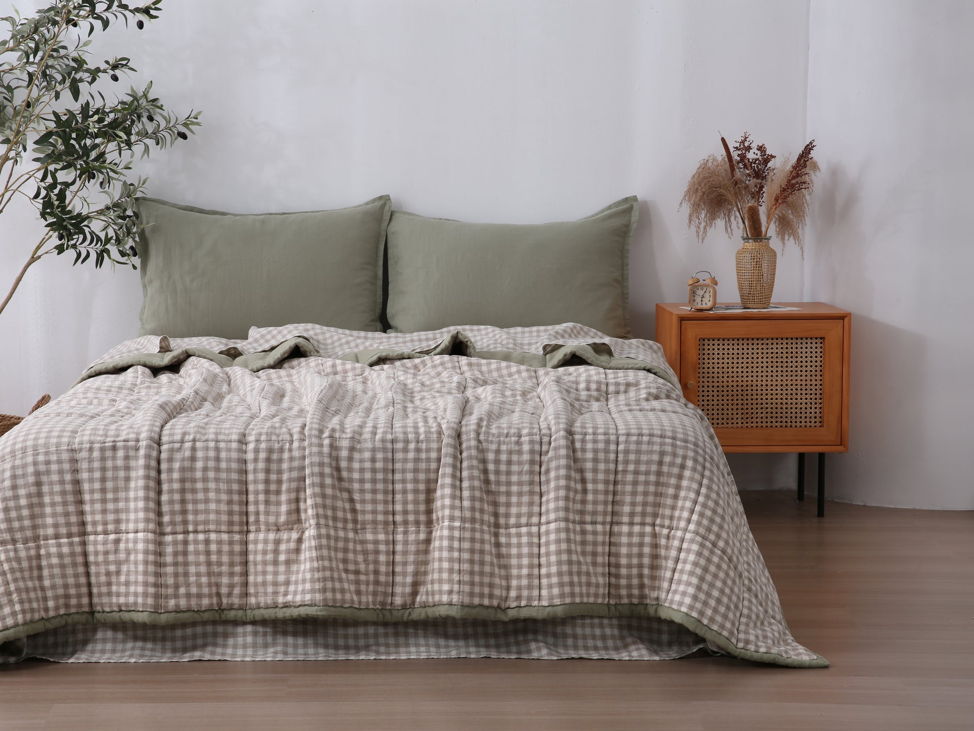 Quilted Linen Blanket - Fern + Beige Gingham