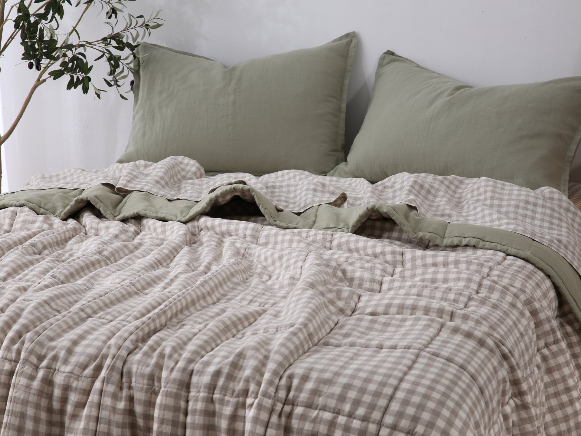 Quilted Linen Blanket - Fern + Beige Gingham