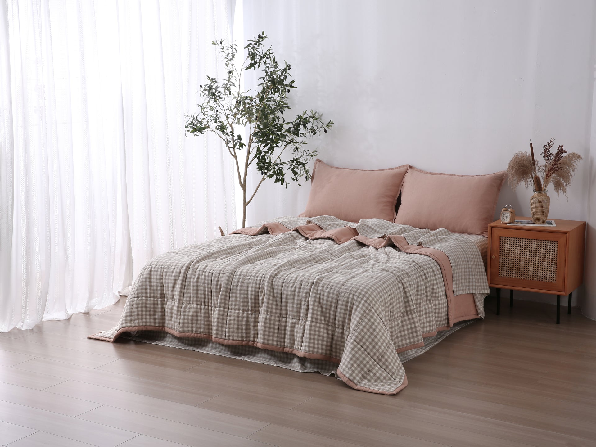 Quilted Linen Blanket - Pink Clay + Beige Gingham