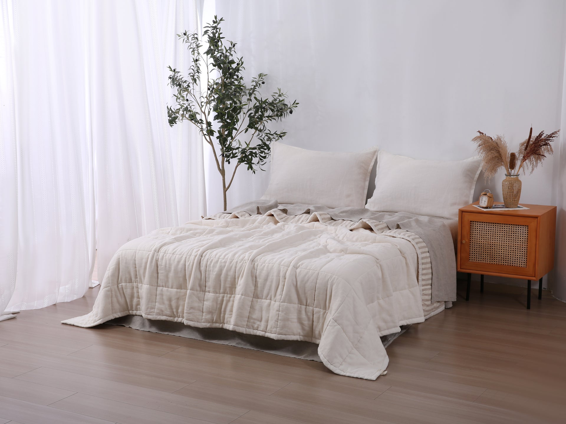 Quilted Linen Blanket - Cloud + Sand Stripe