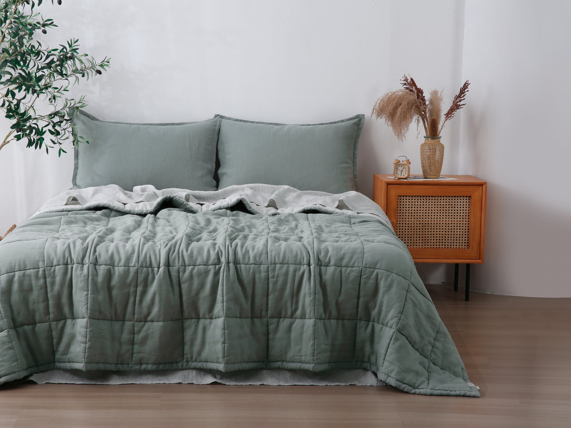 Quilted Linen Blanket - Sage + Pinstripe