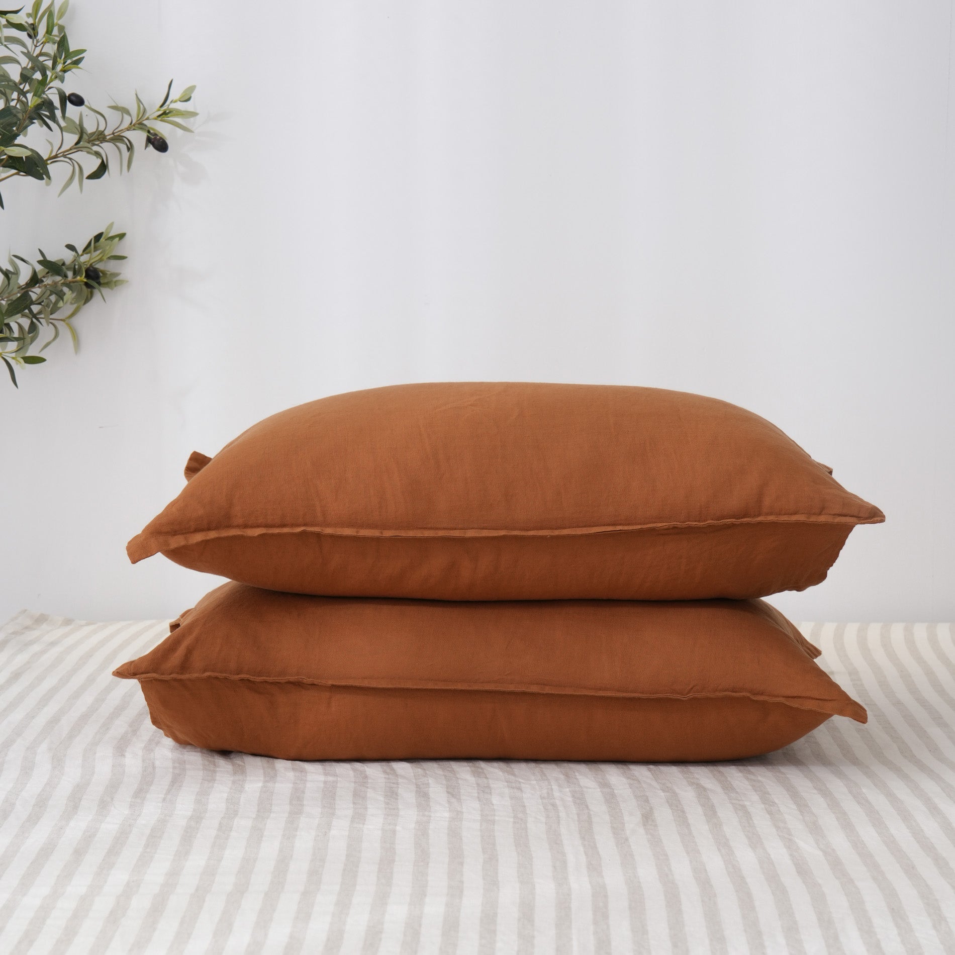 Linen Pillowcases (Set of Two)