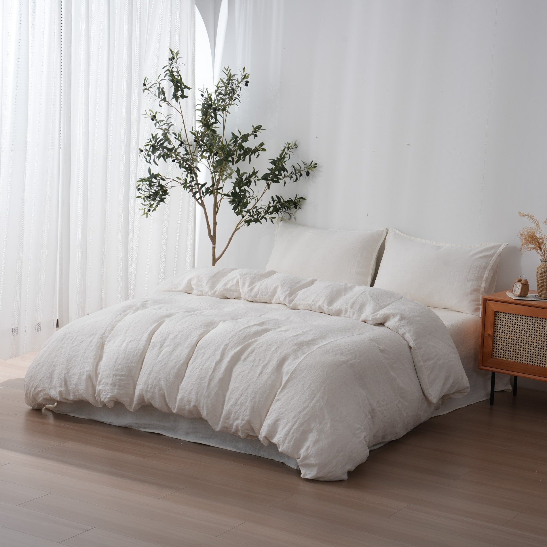 Linen Duvet Cover + Pillowcases - Cloud