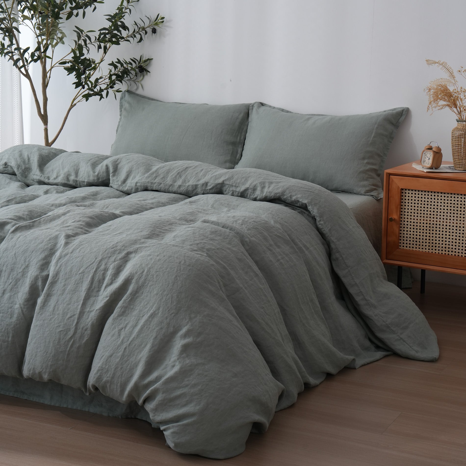 Linen Duvet Cover + Pillowcases - Sage