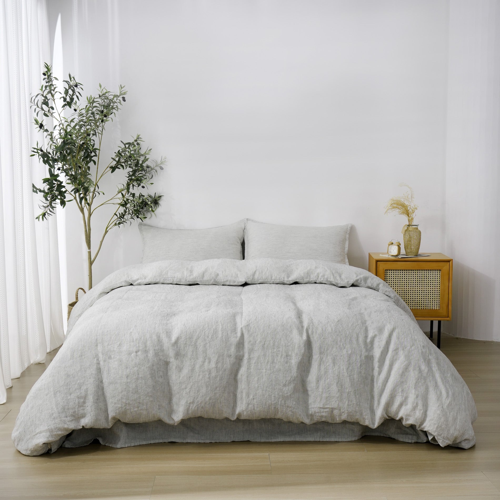 Linen Duvet Cover + Pillowcases - Pinstripe