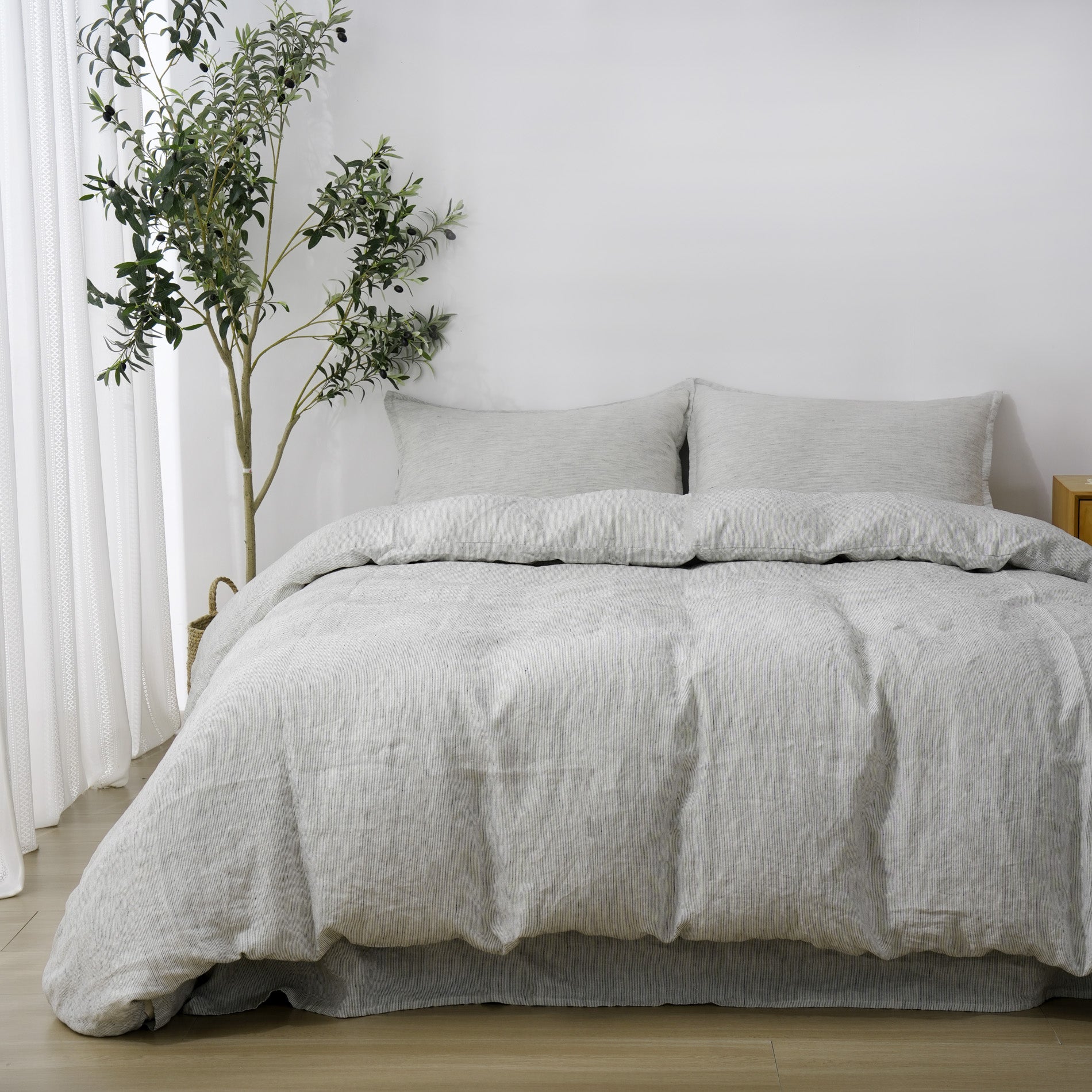 Linen Duvet Cover + Pillowcases - Pinstripe