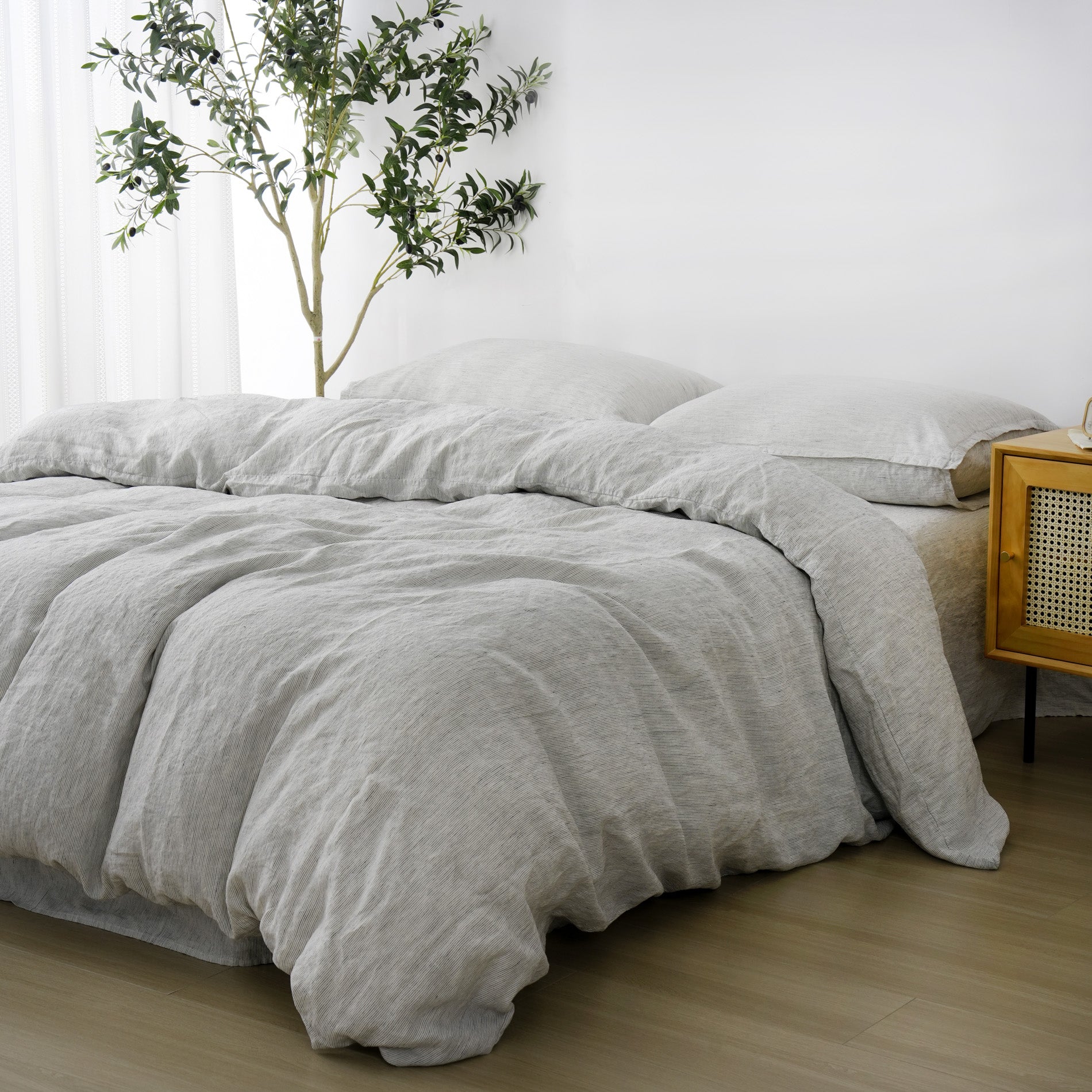 Linen Duvet Cover + Pillowcases - Pinstripe