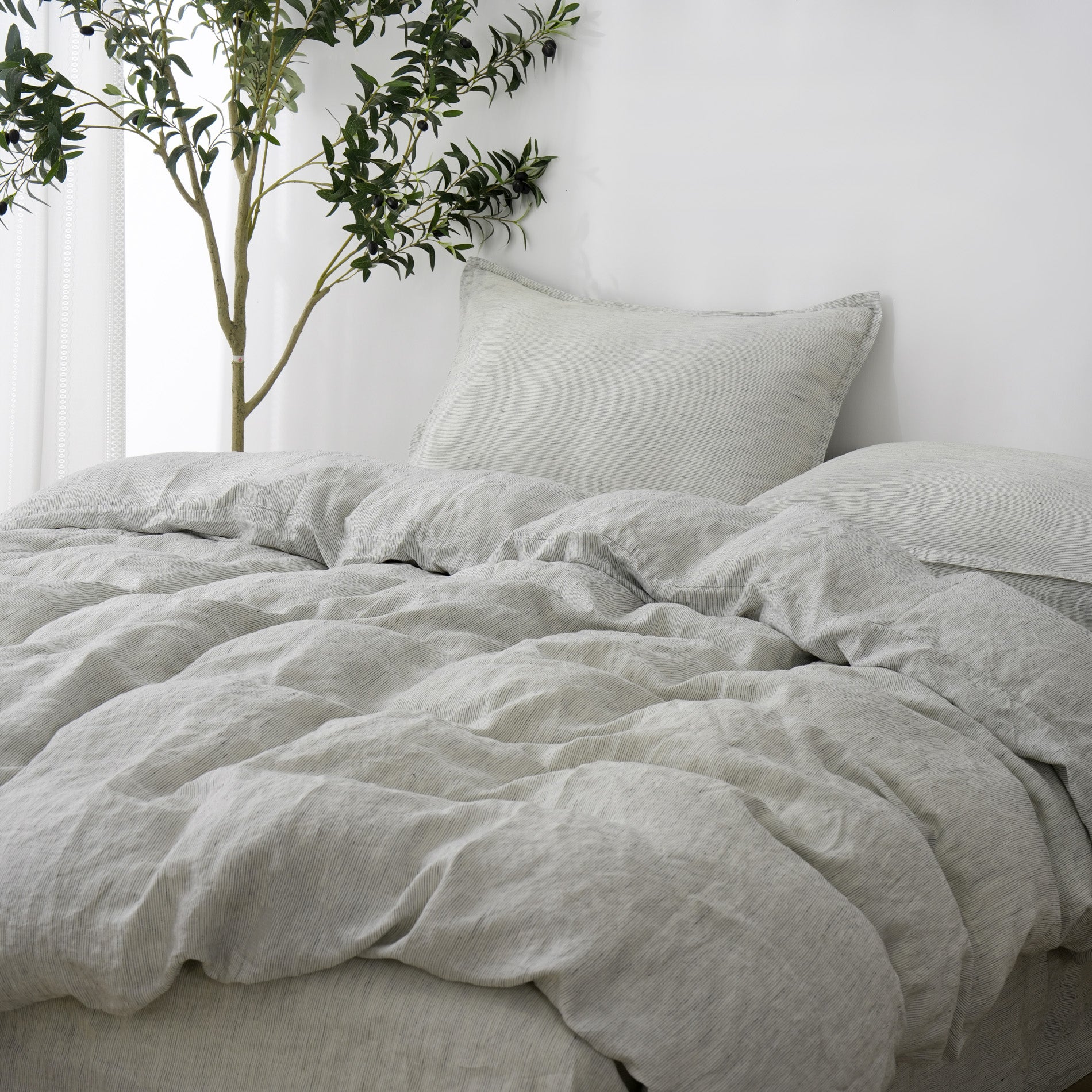 Linen Duvet Cover + Pillowcases - Pinstripe