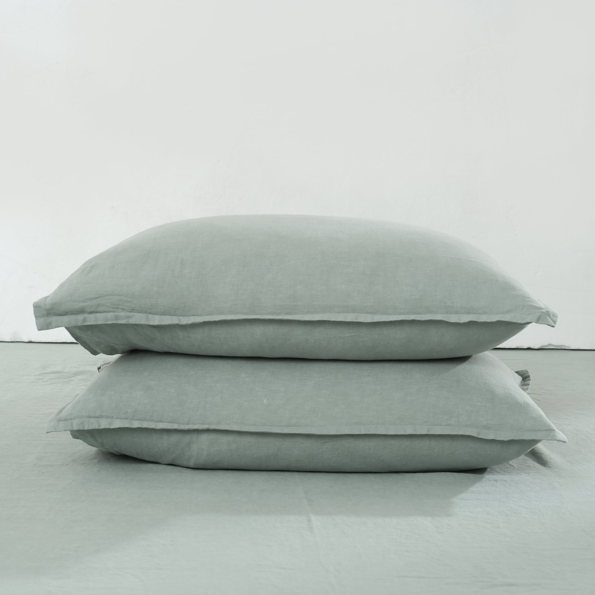 Linen Pillowcases (Set of Two)