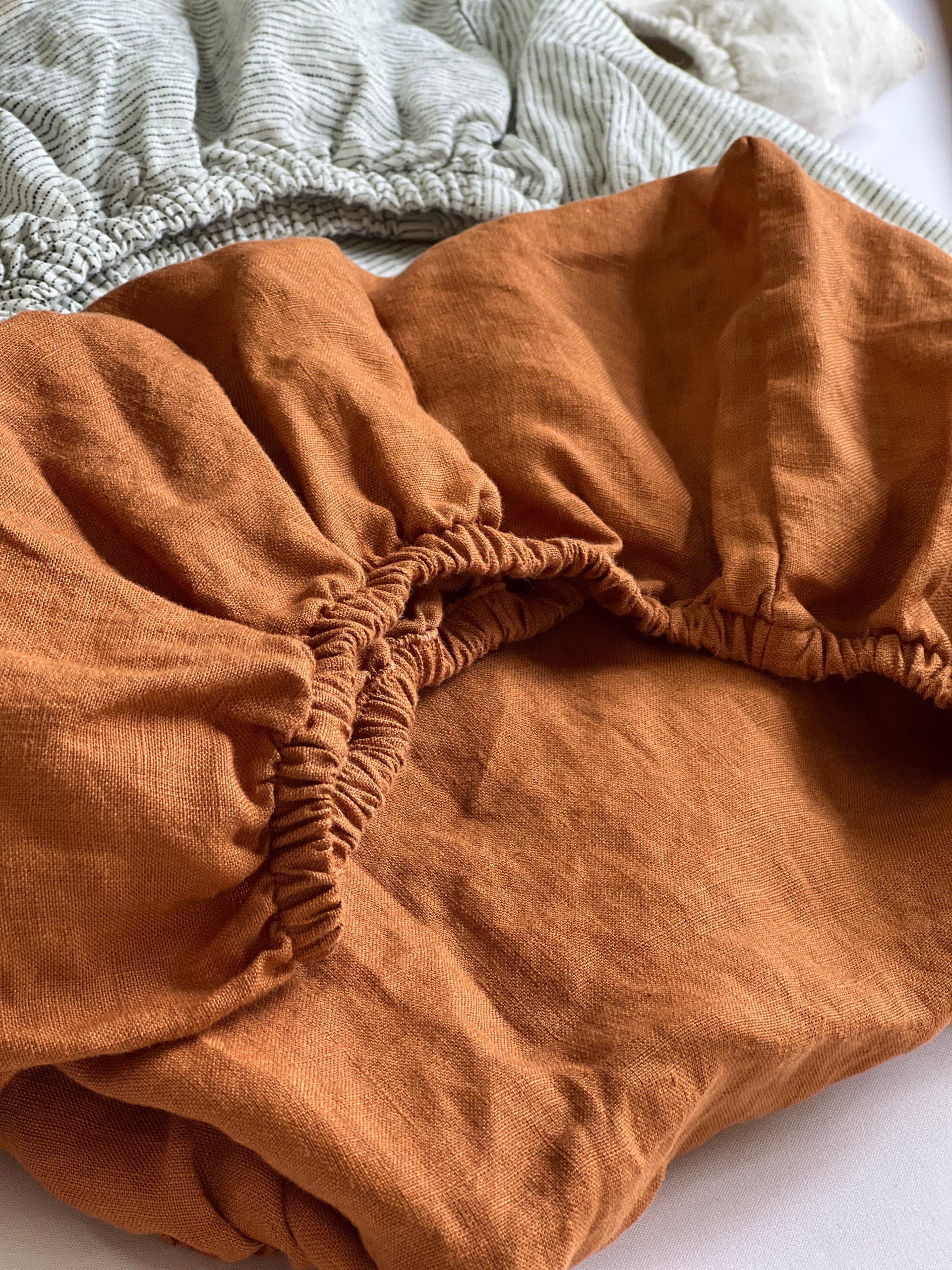 Linen Fitted Bassinet/Moses Basket Sheet - Clay