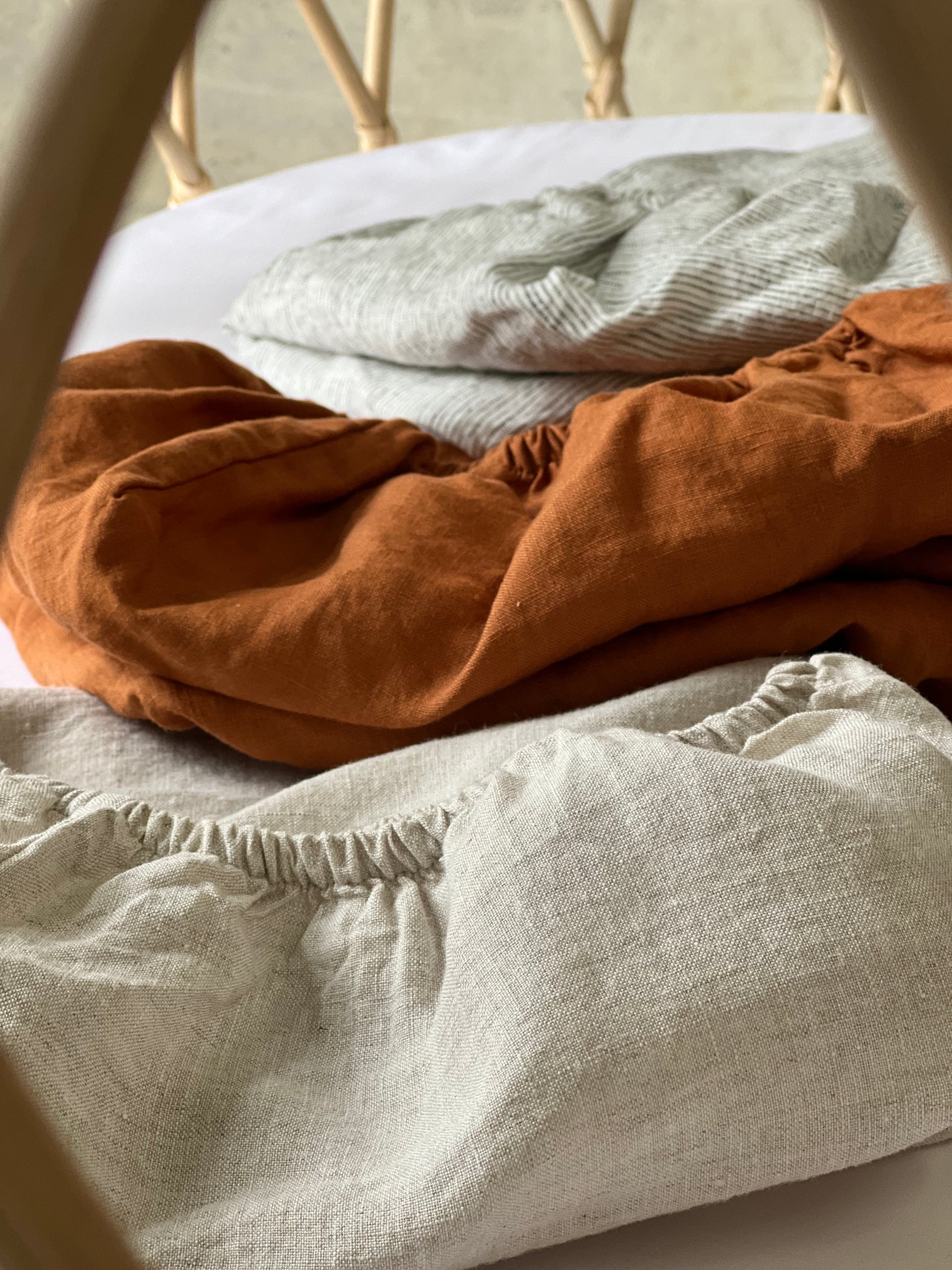 Linen Fitted Bassinet/Moses Basket Sheet - Clay